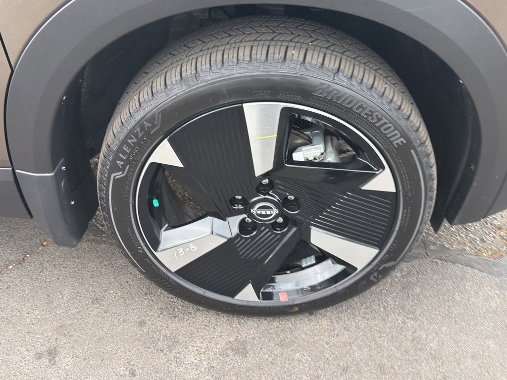 New 2026 Nissan Kicks SR w/ SR Premium Package image 9