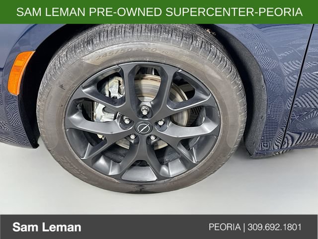 Used 2025 Chrysler Pacifica Limited FWD image 31
