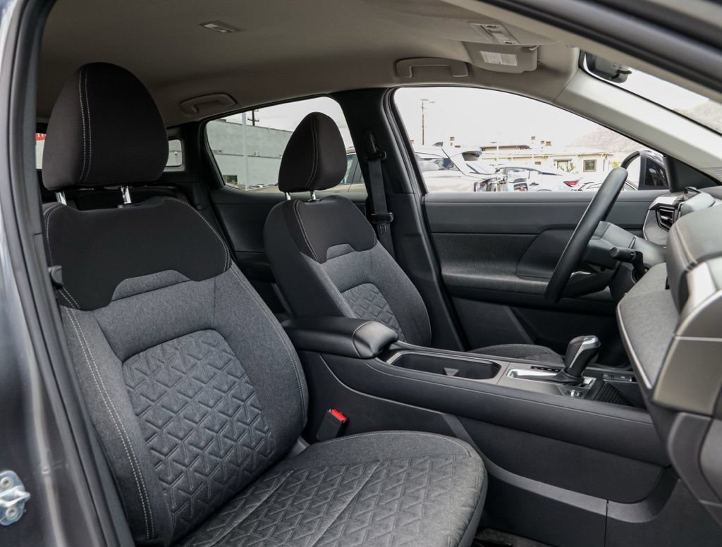 Used 2025 Nissan Kicks SV FWD image 18