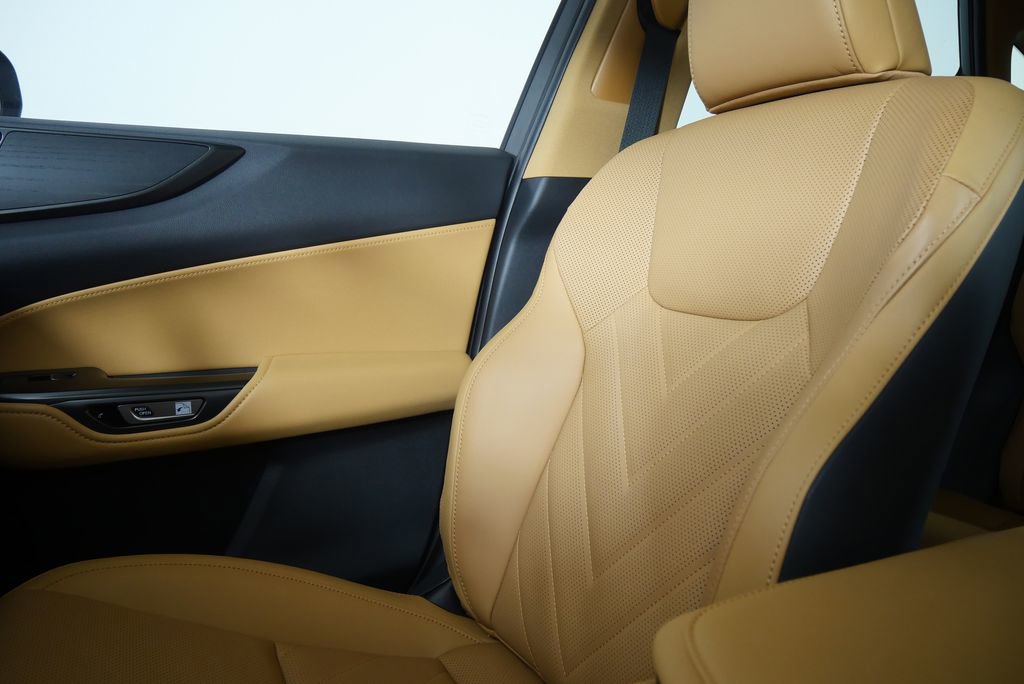 Used 2024 Lexus NX 300h AWD w/ Luxury Package image 28