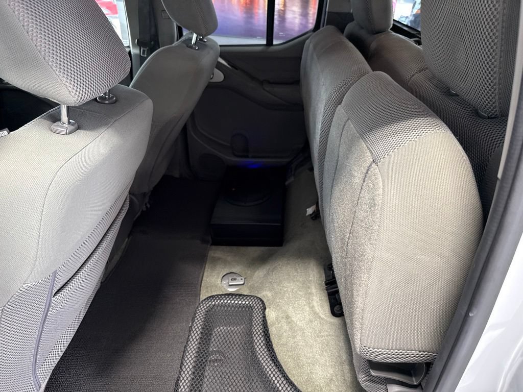 Used 2016 Nissan Frontier SV AWD/4WD image 10