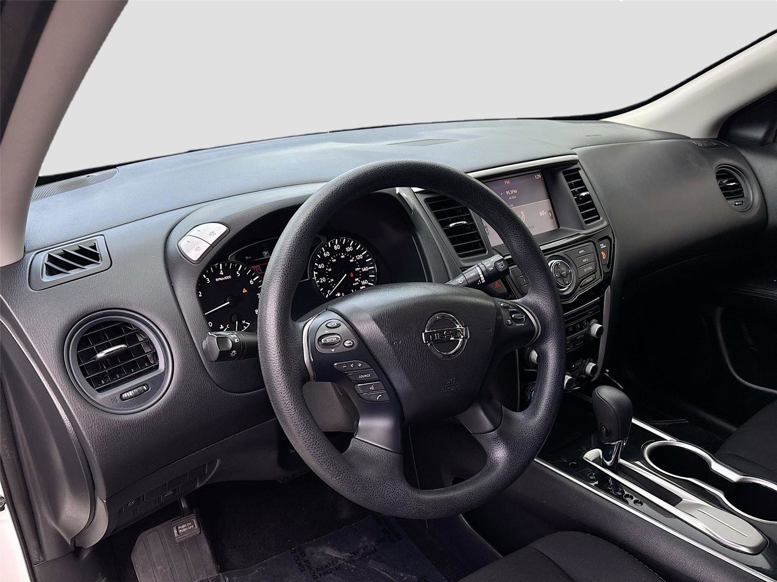 Used 2019 Nissan Pathfinder S FWD image 9