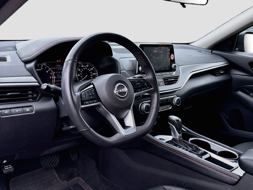 Used 2025 Nissan Altima 2.5 SR FWD image 9