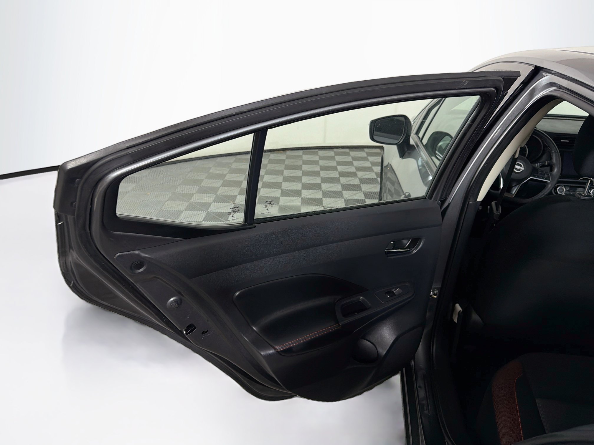 Used 2024 Nissan Versa SR FWD image 24
