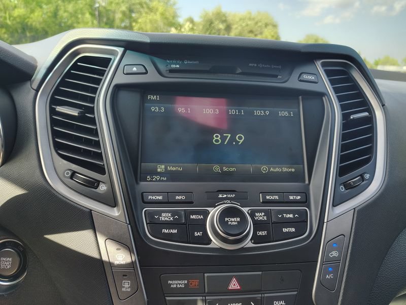Used 2015 Hyundai Santa Fe Sport 2.0T w/ Option Group 05 AWD/4WD image 33
