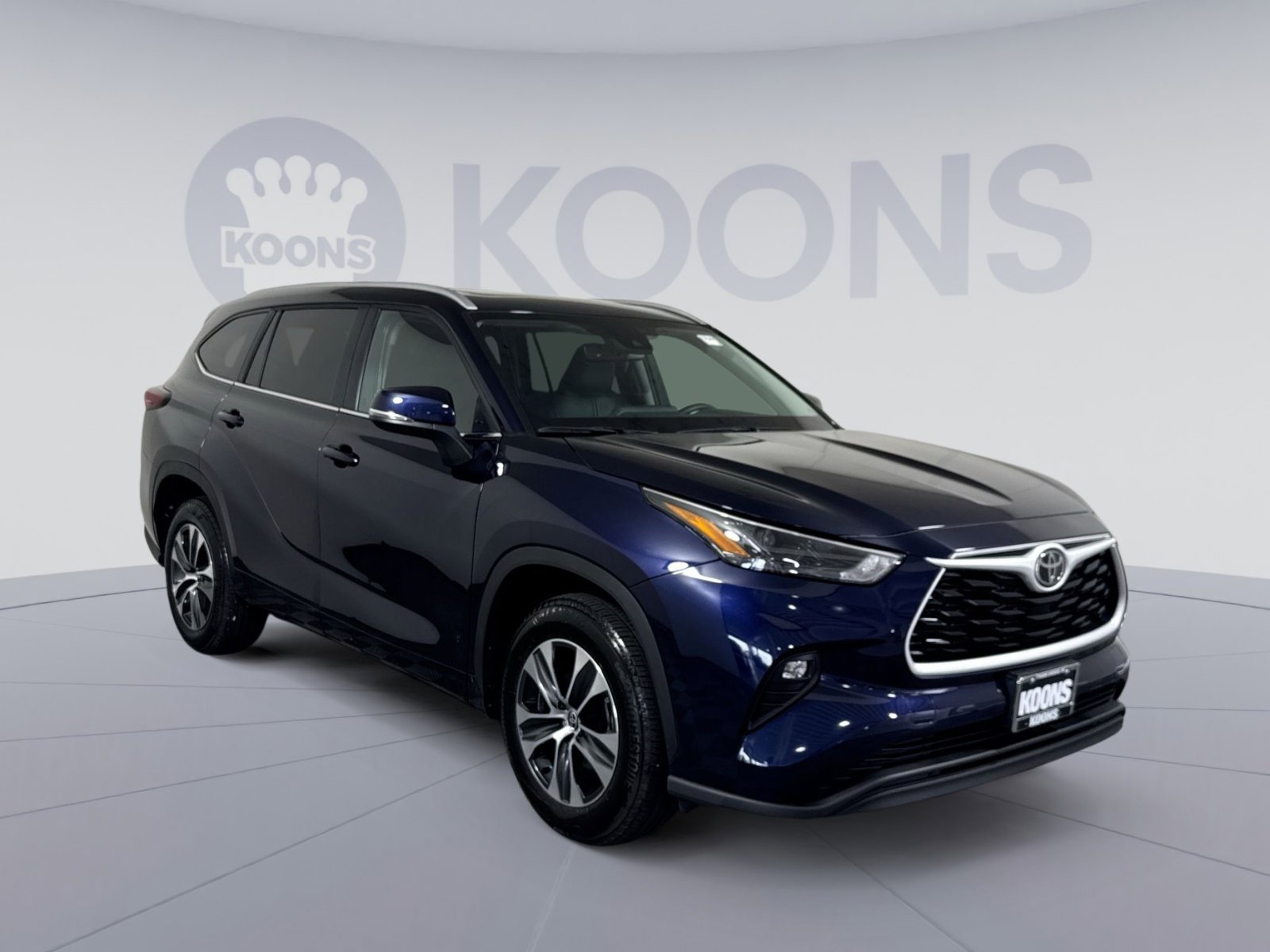 Used 2025 Toyota Highlander XLE FWD image 10