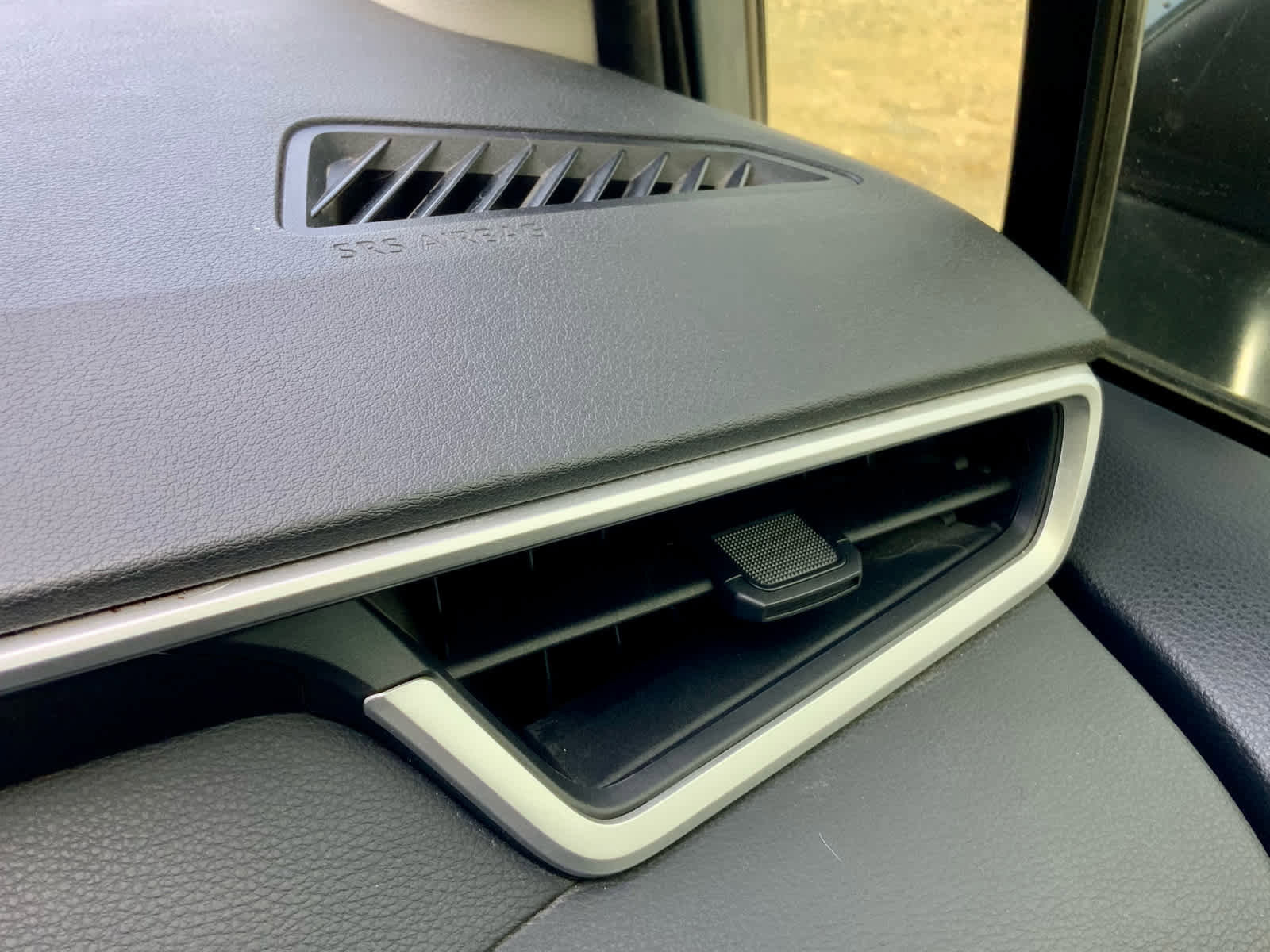 Used 2020 Toyota Corolla LE image 44