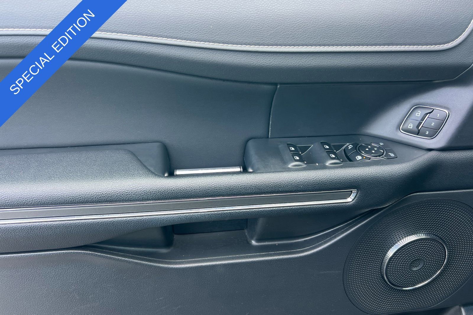 Certified 2023 Ford Expedition Max XLT image 12