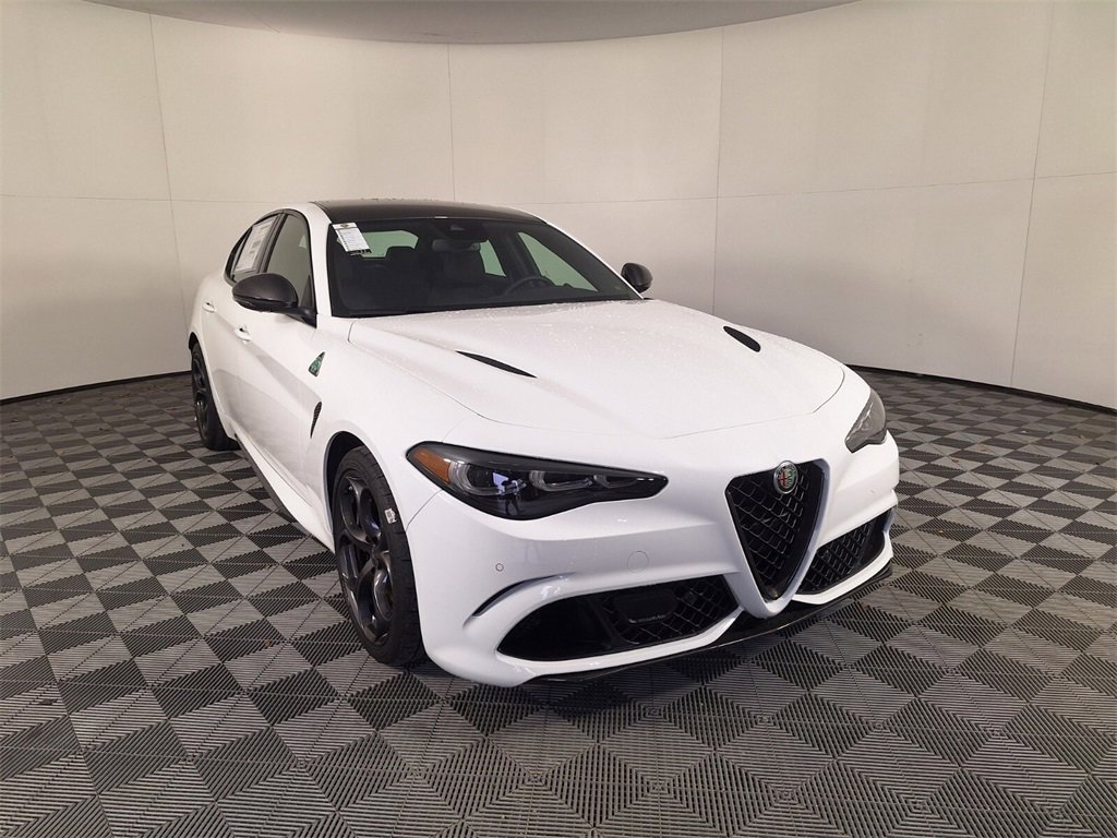 New 2024 Alfa Romeo Giulia Quadrifoglio image 3