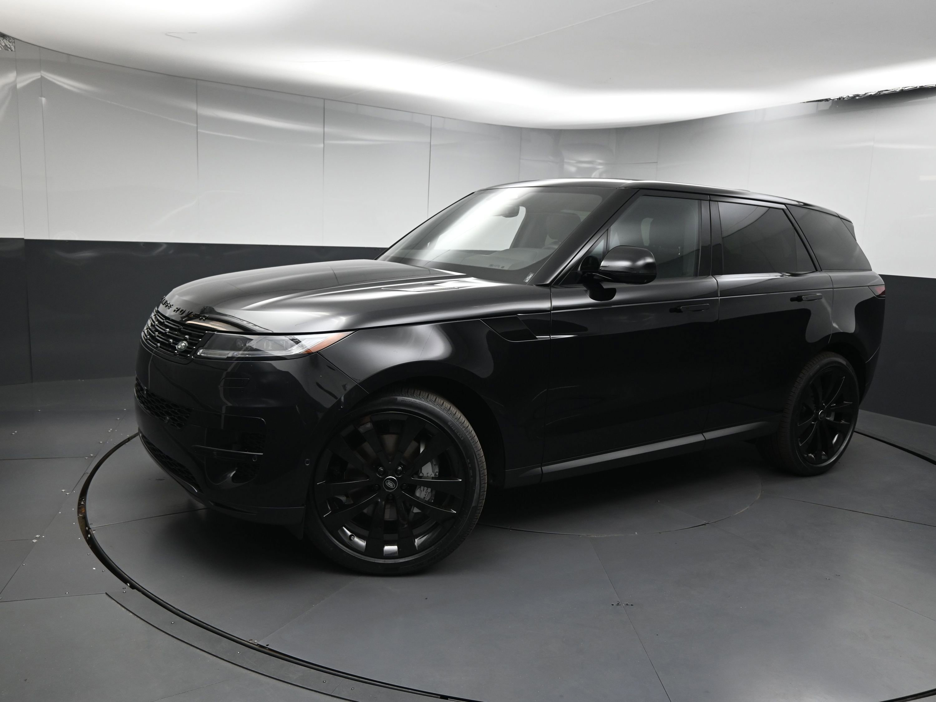 New 2025 Land Rover Range Rover Sport SE