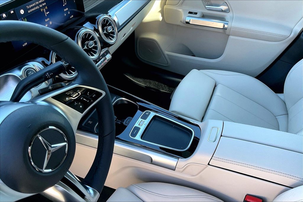 New 2026 Mercedes-Benz GLB 250 4MATIC image 8