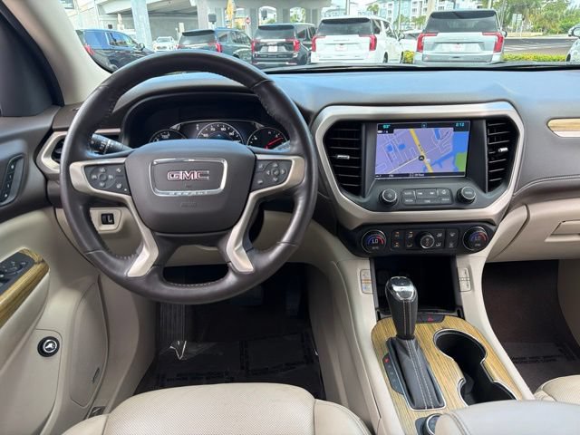 Used 2019 GMC Acadia Denali w/ Technology Package FWD image 17