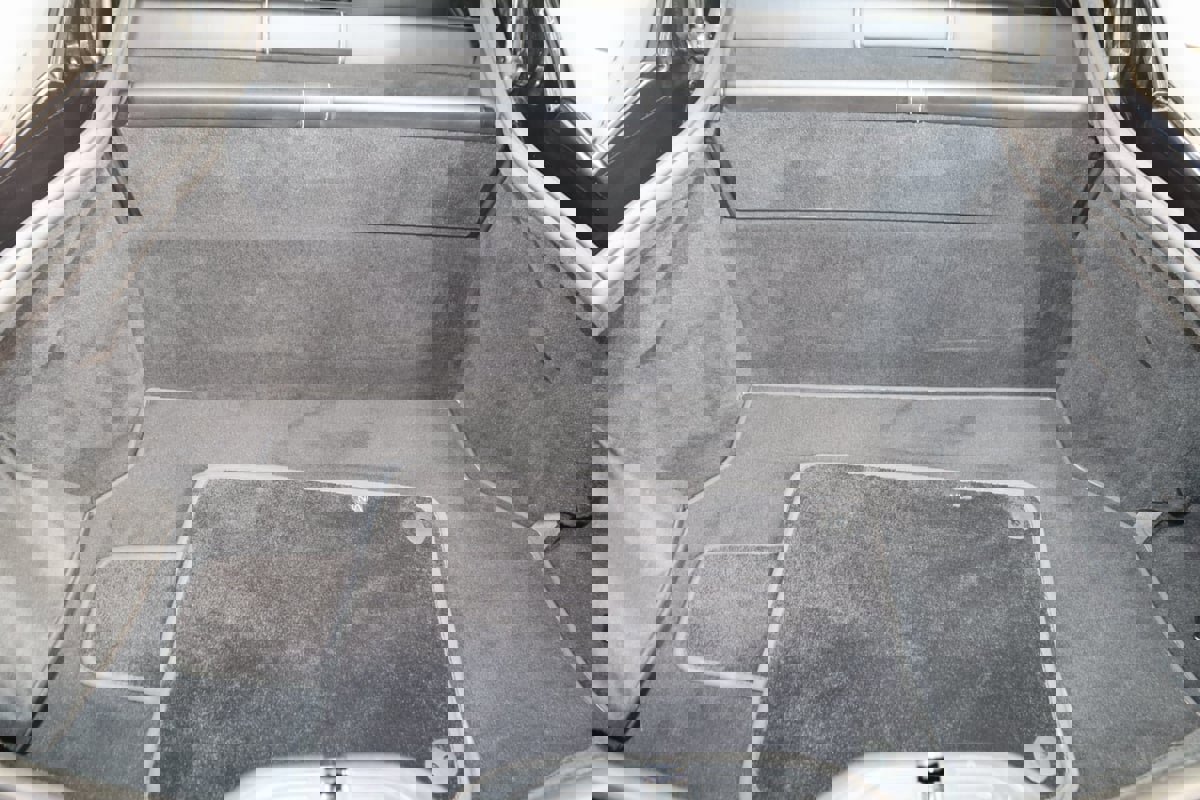 Used 2019 Aston Martin V8 Vantage Coupe image 40