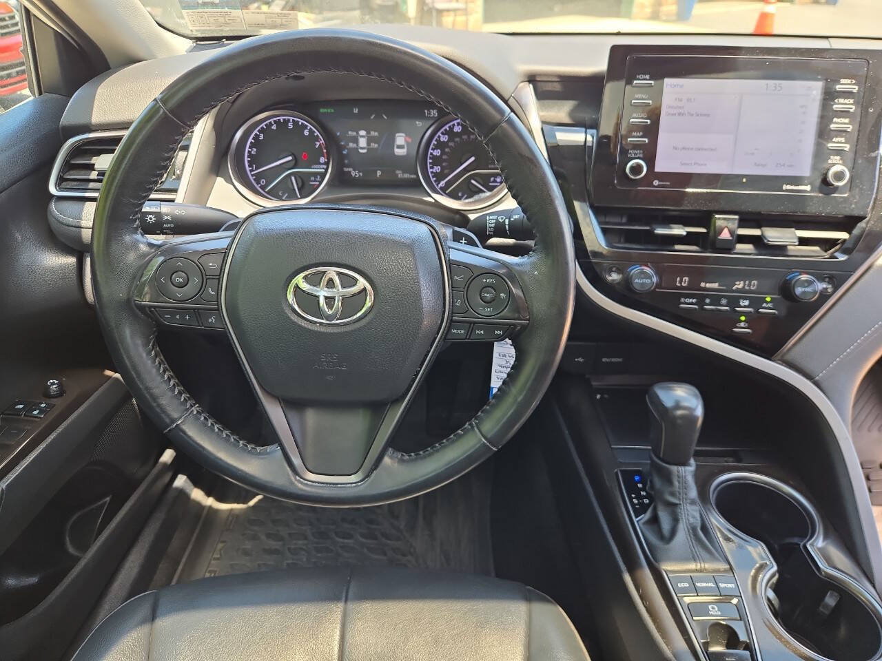Used 2022 Toyota Camry SE w/ Cold Weather Package AWD/4WD image 30