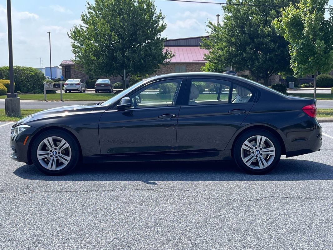 Used 2016 BMW 328i Sedan RWD image 5