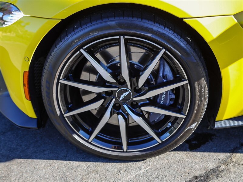 Used 2020 Aston Martin V8 Vantage Coupe RWD image 11