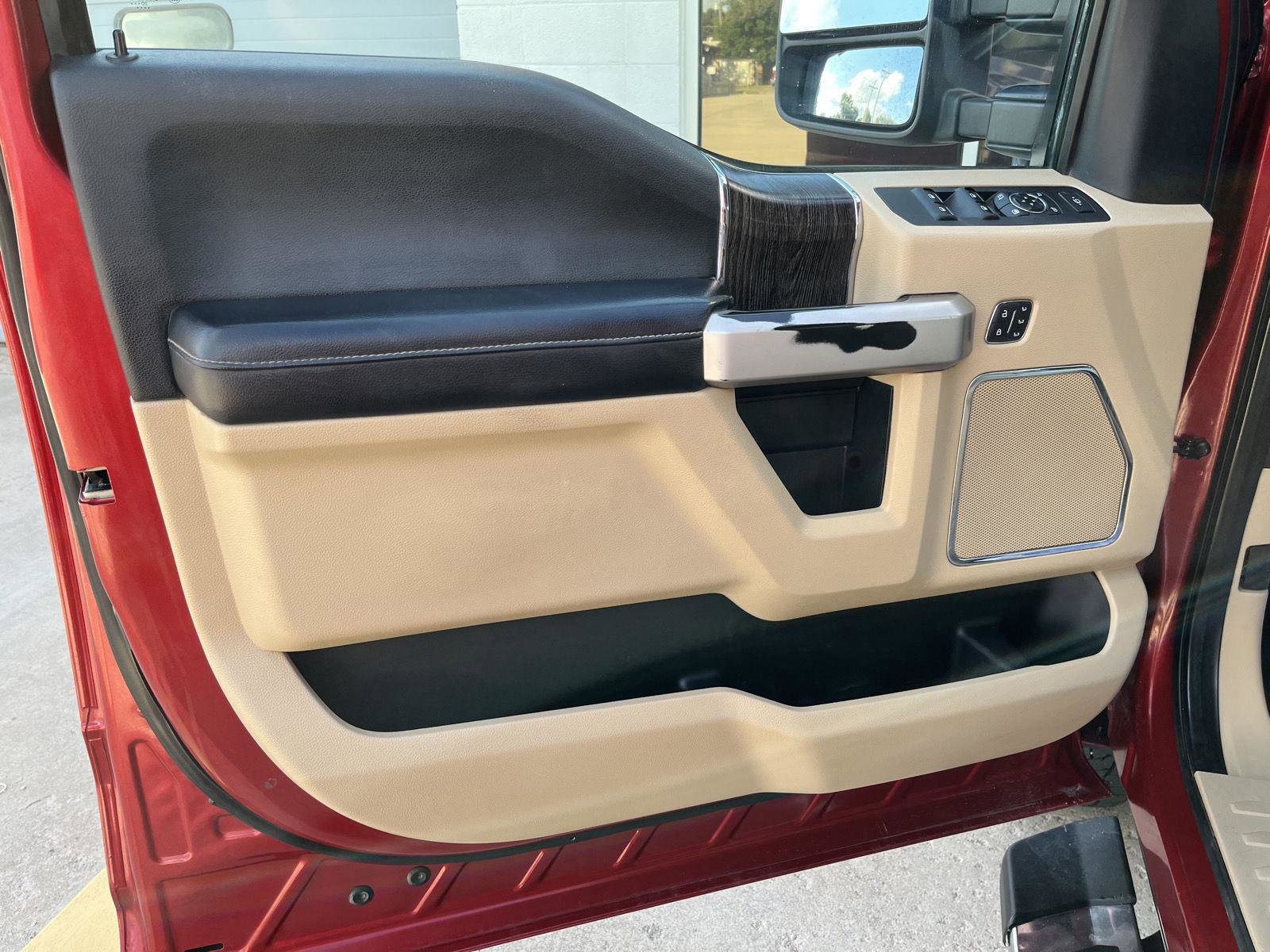 Certified 2021 Ford F250 Lariat w/ Chrome Package image 17