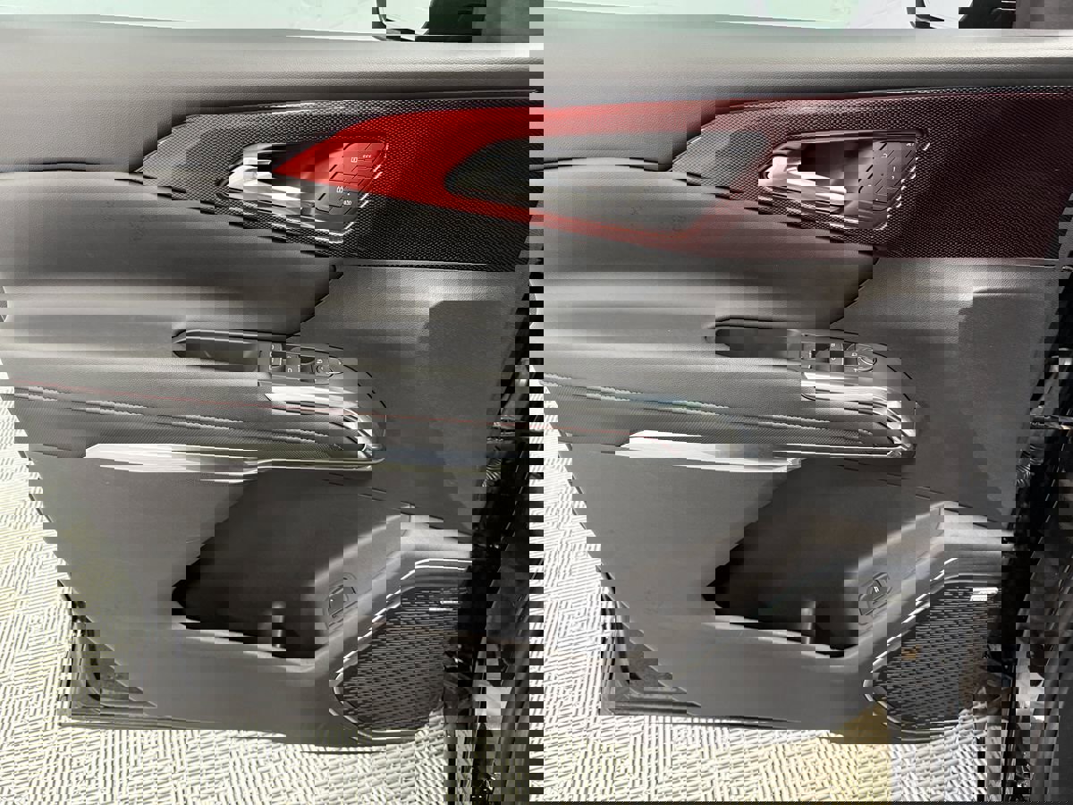 Used 2024 Chevrolet Traverse RS w/ LPO, Floor Liner Package image 12