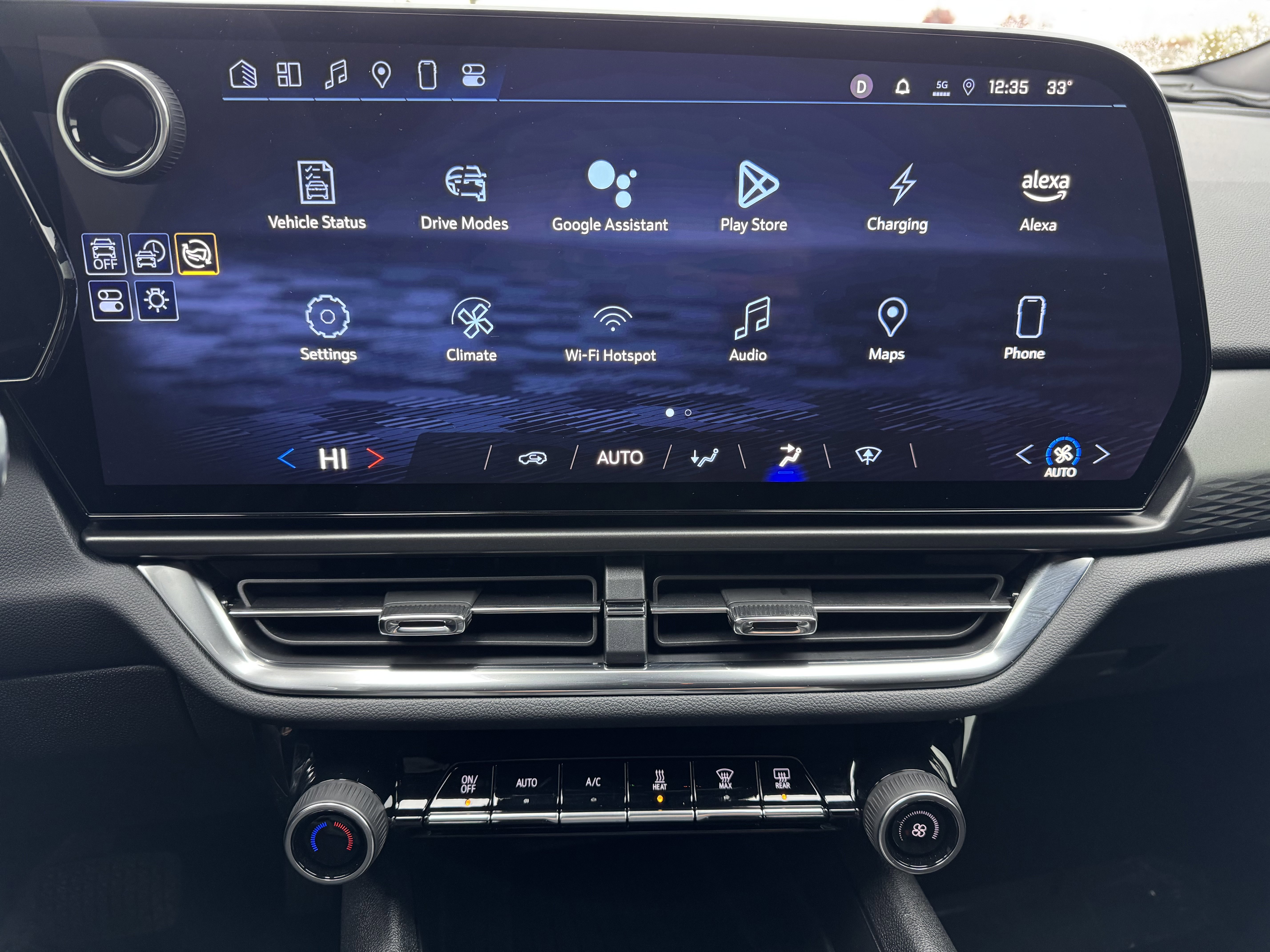 Used 2025 Chevrolet Equinox EV LT image 28