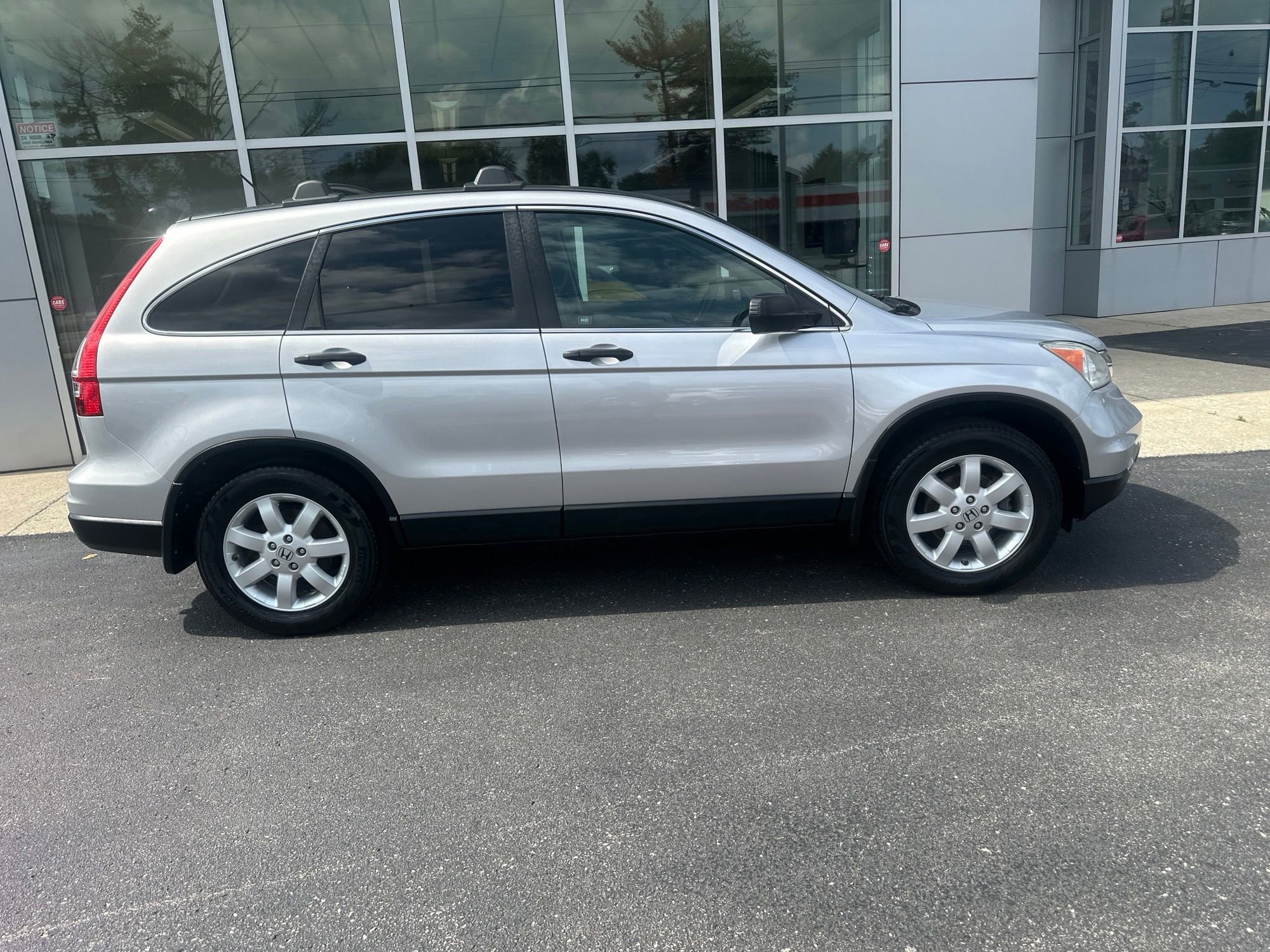Used 2011 Honda CR-V SE image 2