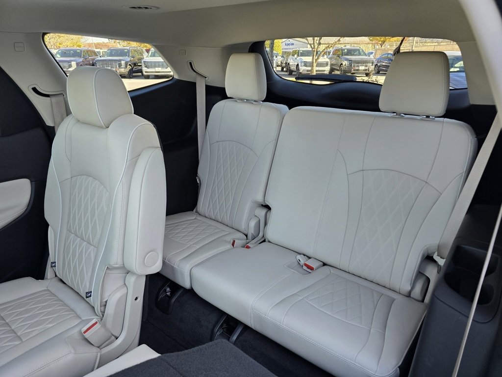 Used 2022 Buick Enclave Avenir w/ Avenir Technology Package image 31