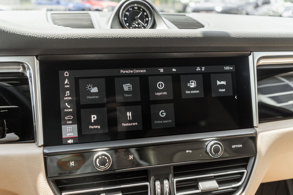 Used 2022 Porsche Macan image 9
