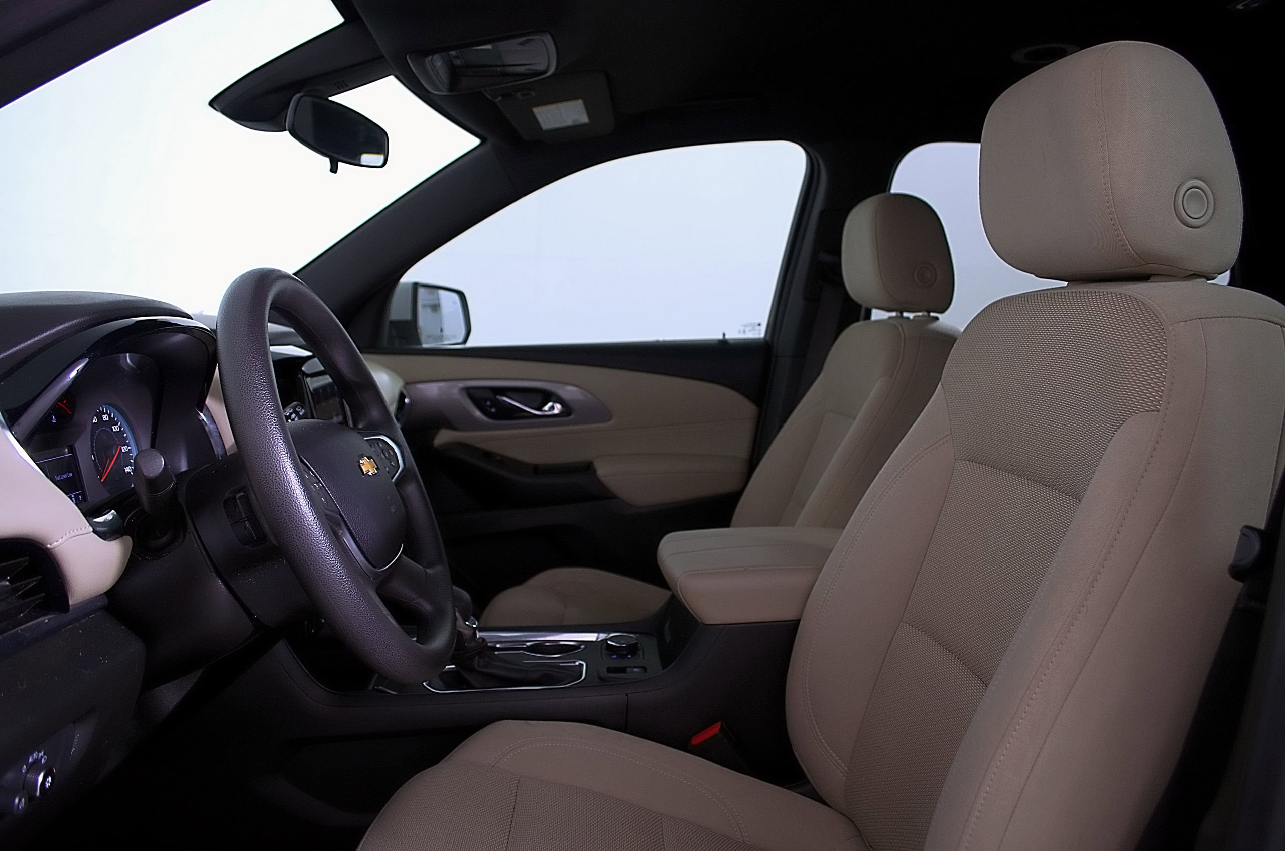 Used 2023 Chevrolet Traverse LS w/ Safety Package FWD image 13