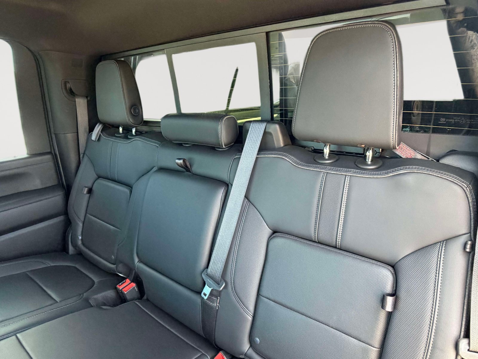 Used 2022 Chevrolet Silverado 3500 High Country w/ Safety Package II AWD/4WD image 25