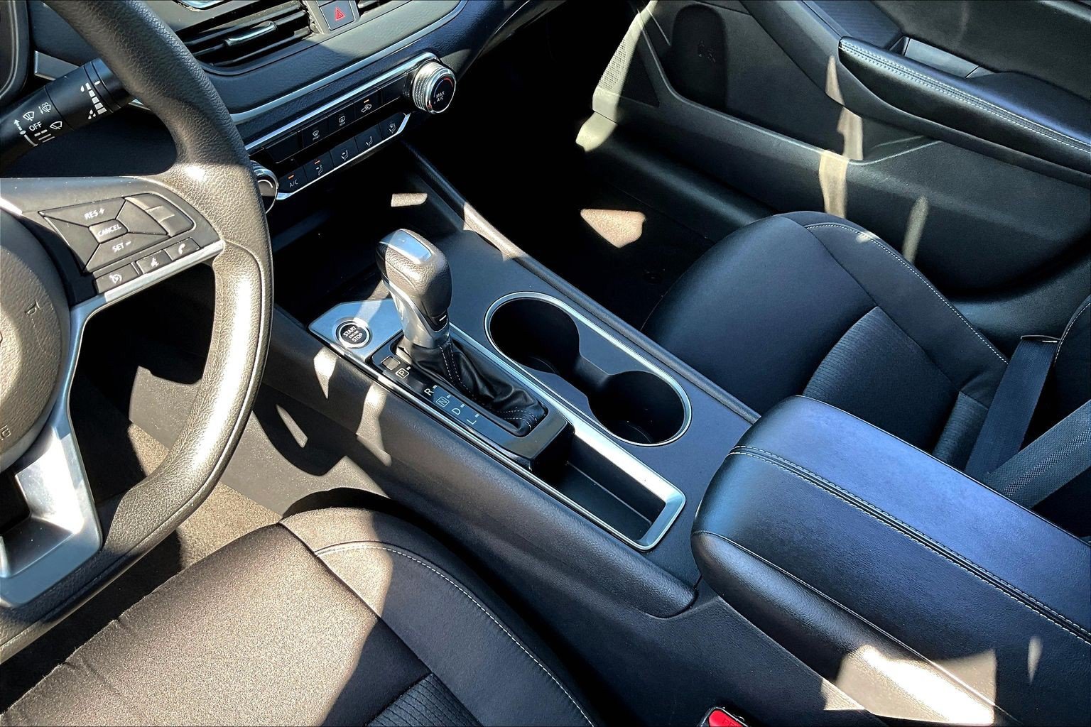 Used 2022 Nissan Altima 2.5 SV FWD image 18