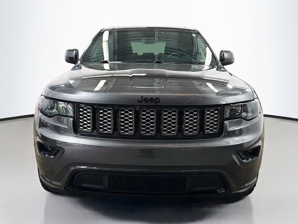 Used 2020 Jeep Grand Cherokee Altitude RWD image 2