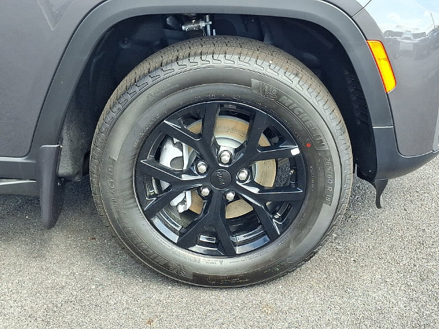 New 2026 Jeep Grand Cherokee Altitude AWD/4WD image 5