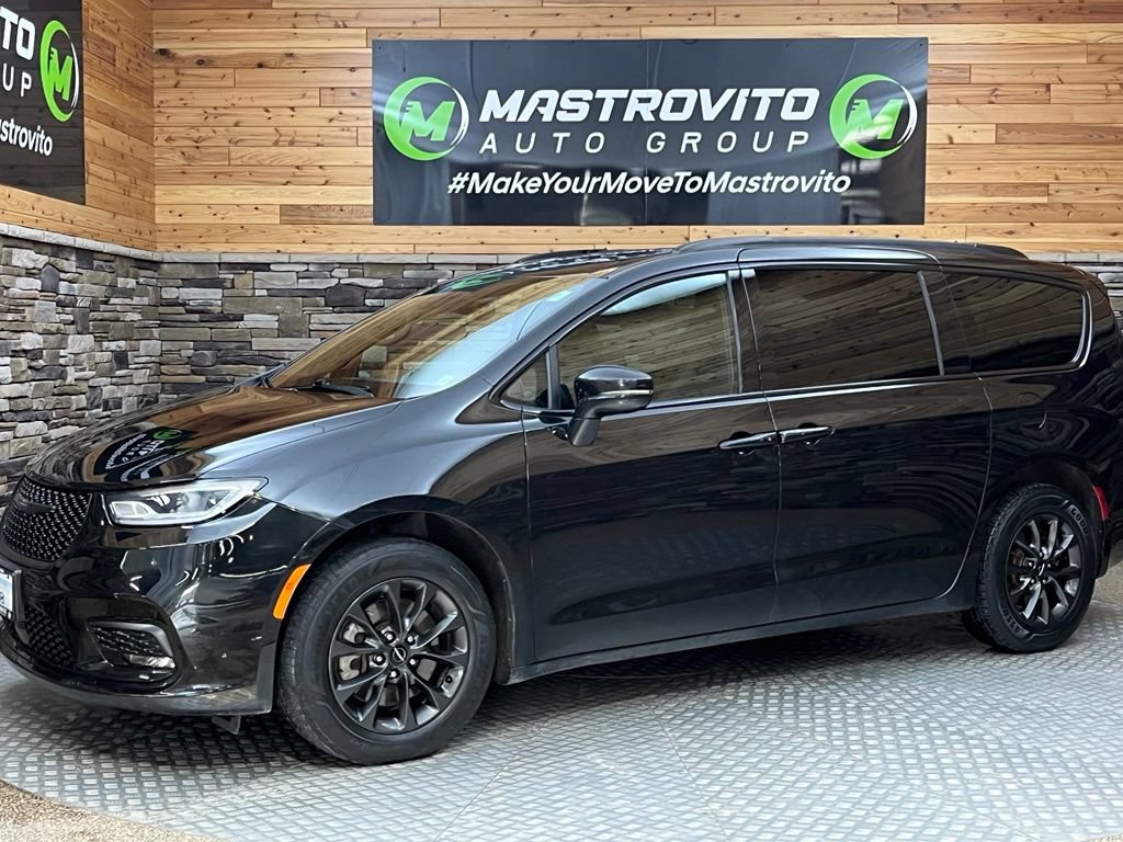 Used 2022 Chrysler Pacifica Touring-L w/ S Appearance Package AWD/4WD image 10