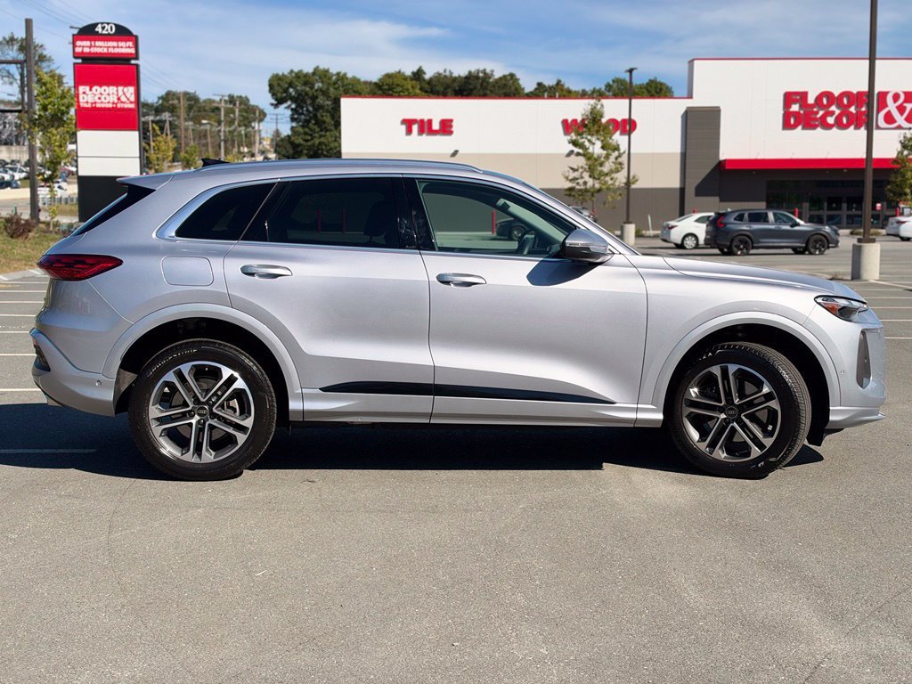 Used 2025 Audi Q5 Premium w/ Convenience Package AWD/4WD image 7