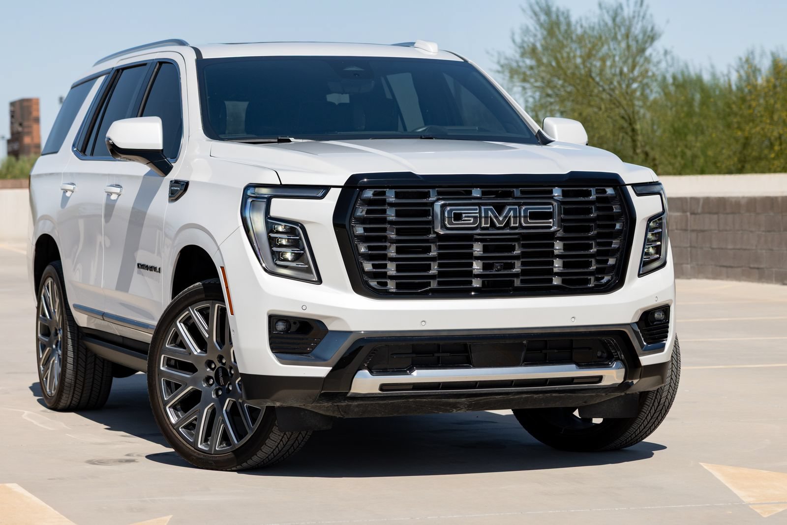 Used 2025 GMC Yukon Denali Ultimate AWD/4WD image 6