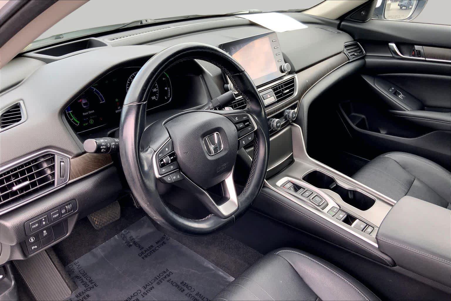 Used 2020 Honda Accord Touring image 17