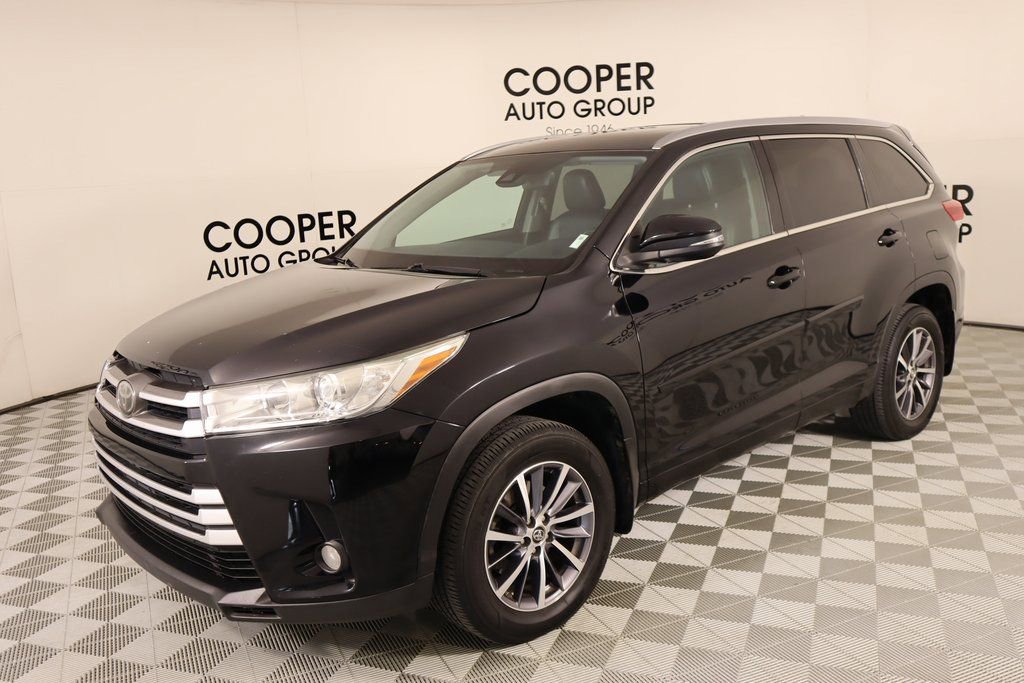 Used 2018 Toyota Highlander XLE image 10