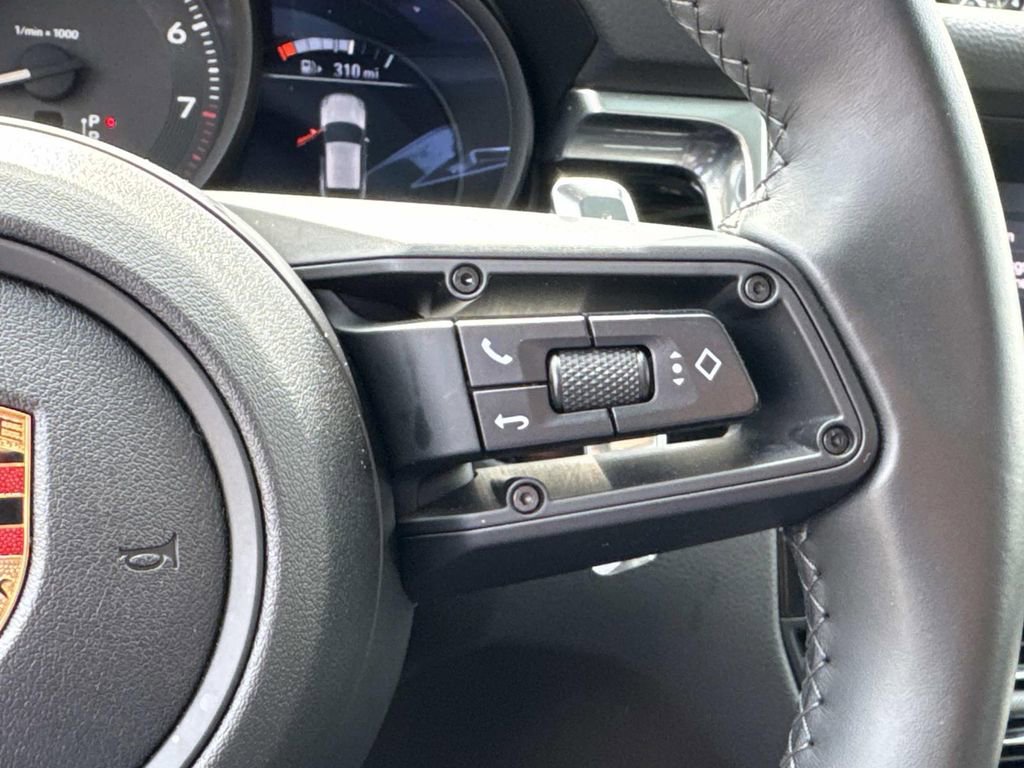 Used 2024 Porsche Macan image 23