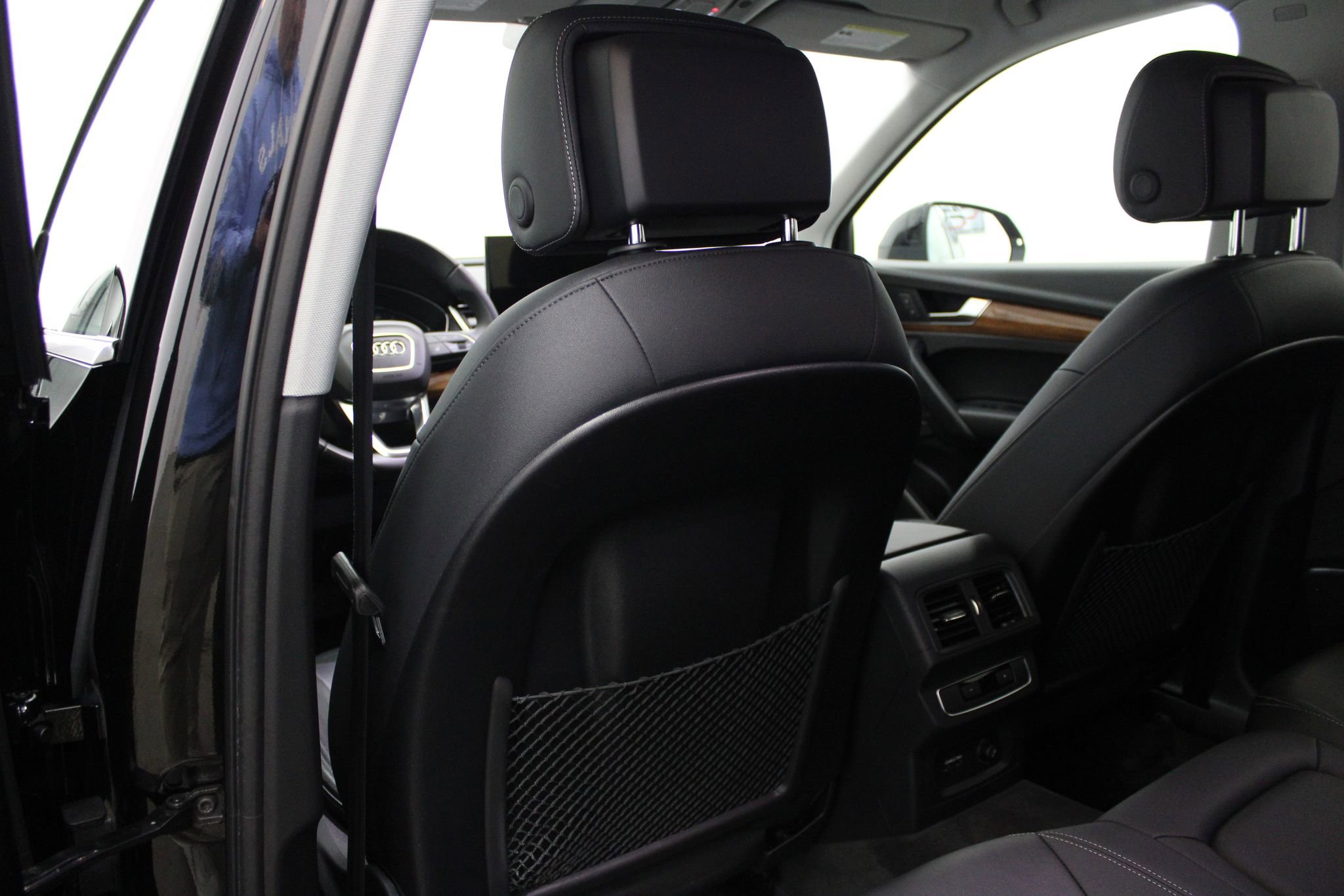 Used 2023 Audi Q5 2.0T Premium w/ Convenience Package image 18