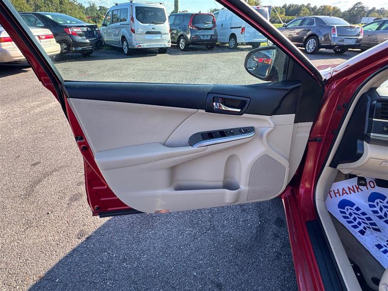 Used 2012 Toyota Camry XLE image 24