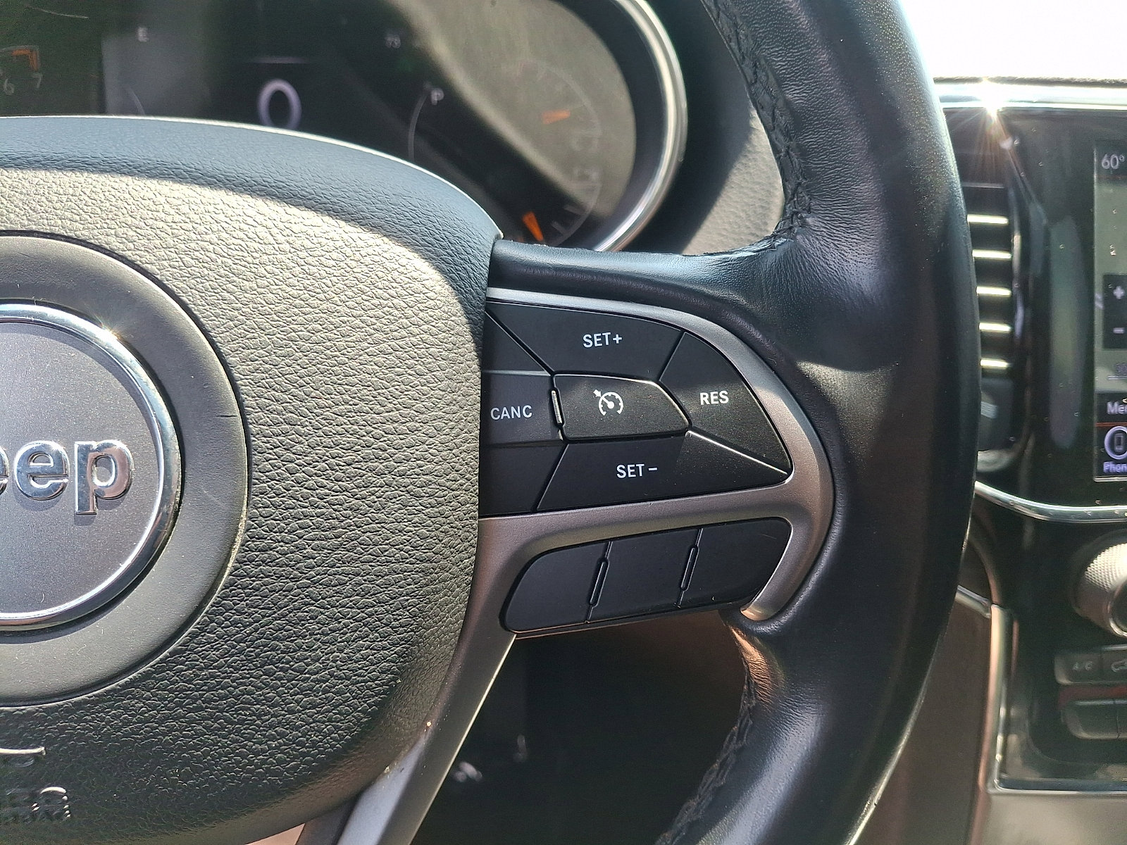 Used 2019 Jeep Grand Cherokee Limited AWD/4WD image 23