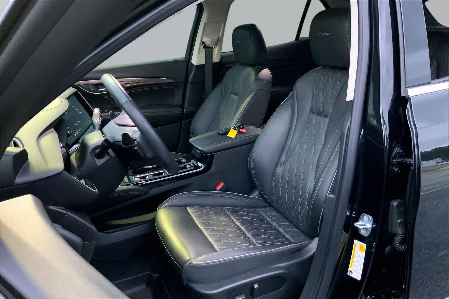 Used 2022 Buick Envision Avenir w/ Technology Package II FWD image 14