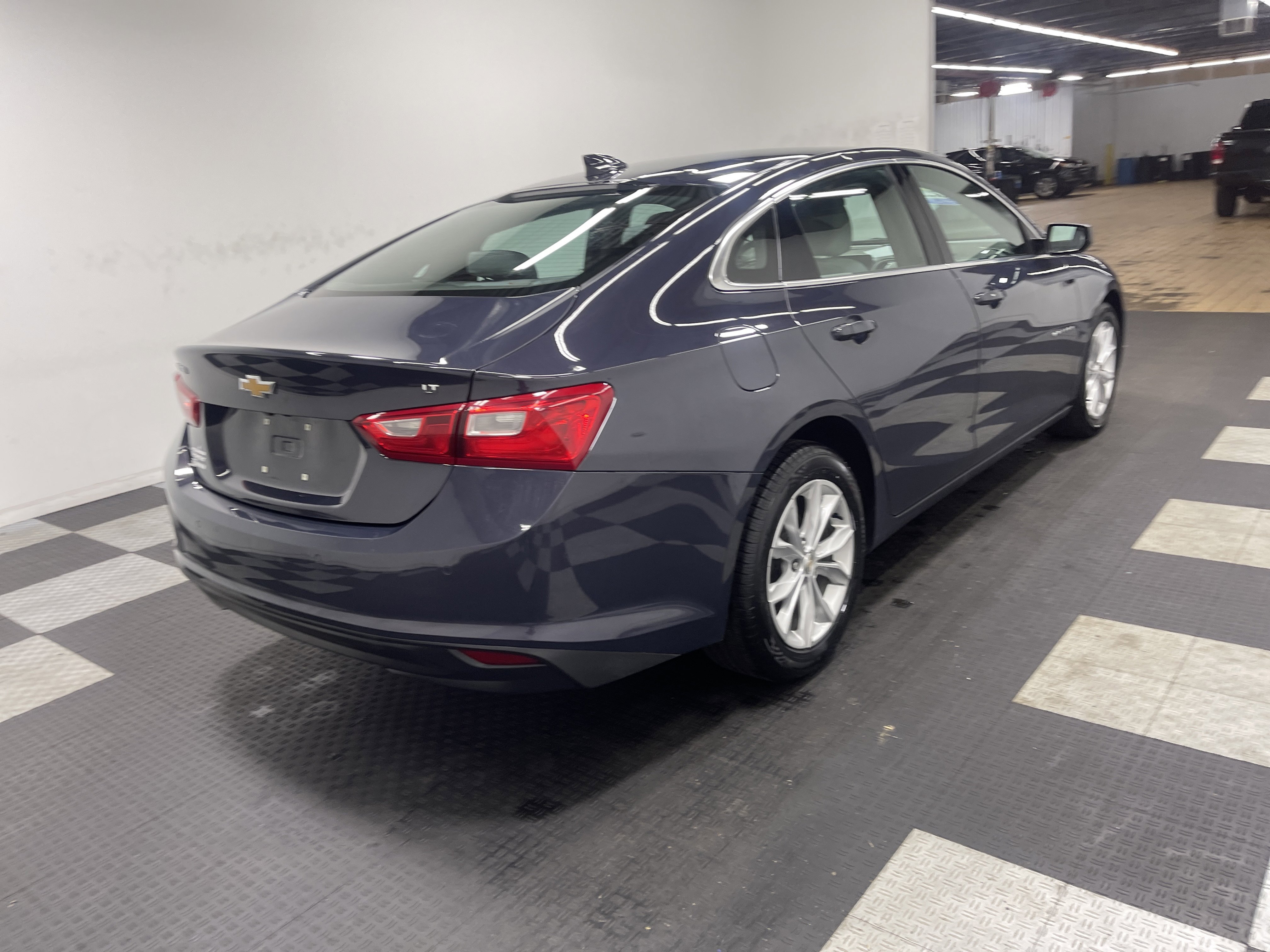 Used 2025 Chevrolet Malibu LT image 5