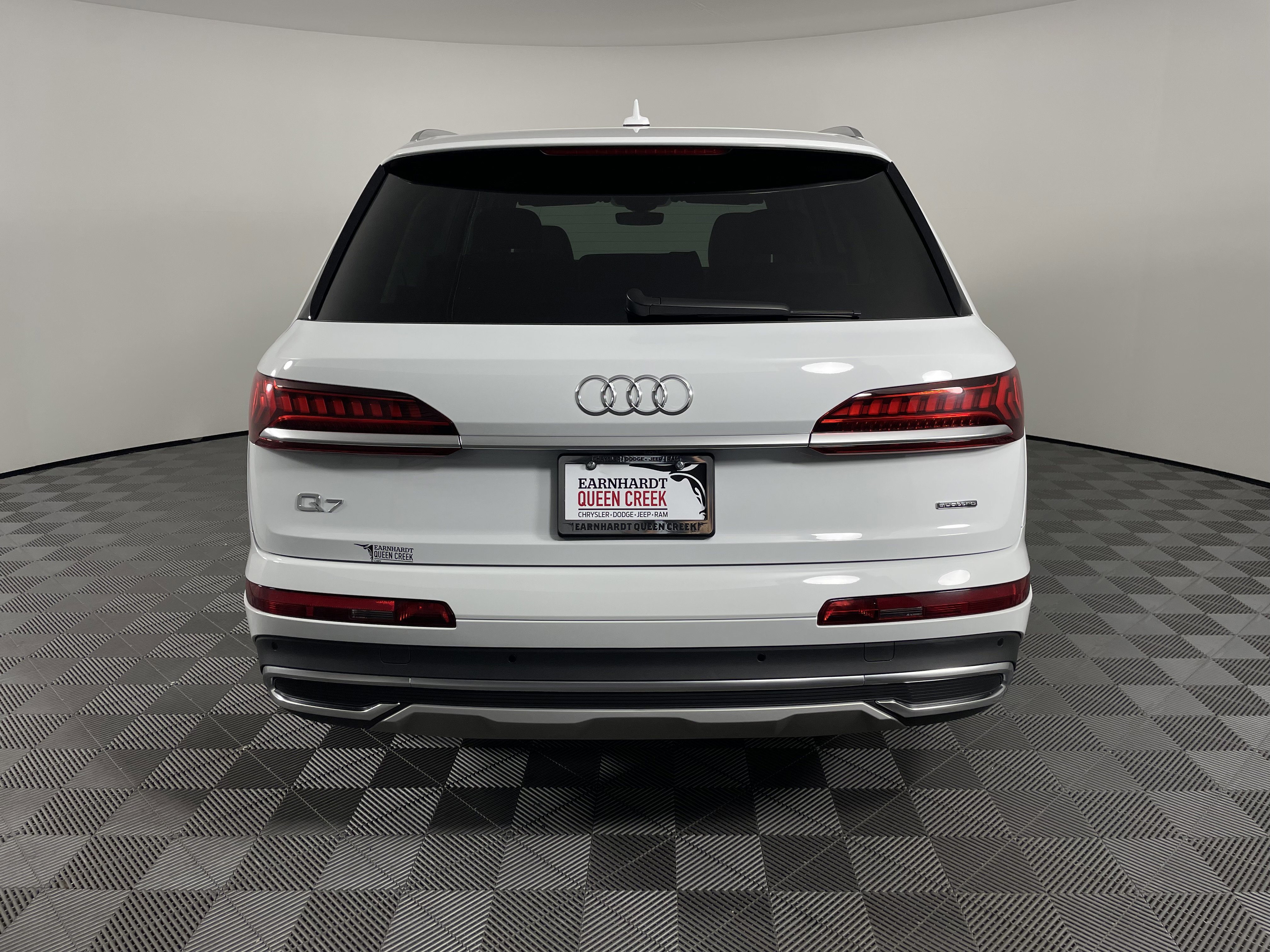 Used 2024 Audi Q7 Premium Plus image 4