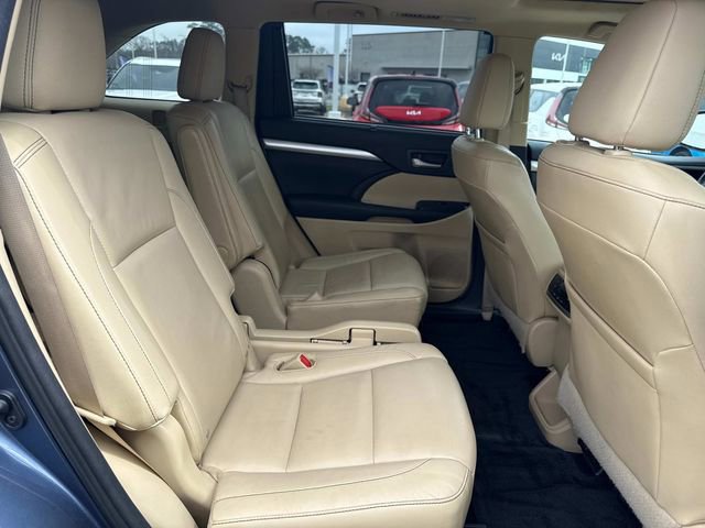 Used 2015 Toyota Highlander XLE image 14