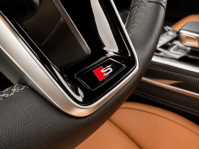 Used 2025 Audi S8 AWD/4WD image 18