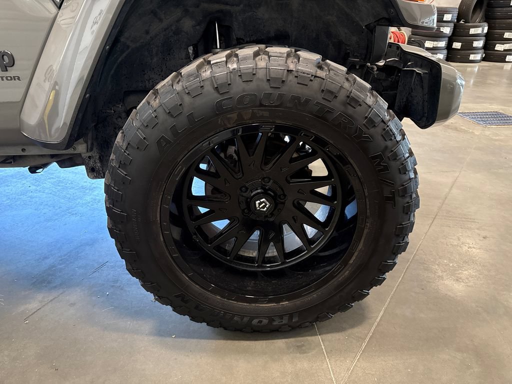 Used 2023 Jeep Gladiator Overland AWD/4WD image 17