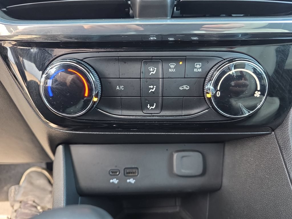Certified 2024 Buick Encore GX Sport Touring w/ Advanced Technology Package FWD image 35