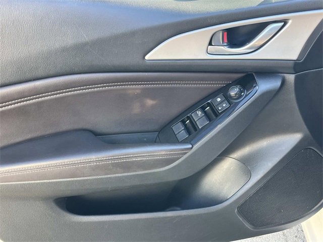 Used 2018 MAZDA MAZDA3 Touring image 24