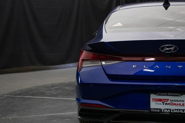 Used 2023 Hyundai Elantra Limited w/ Cargo Package image 12