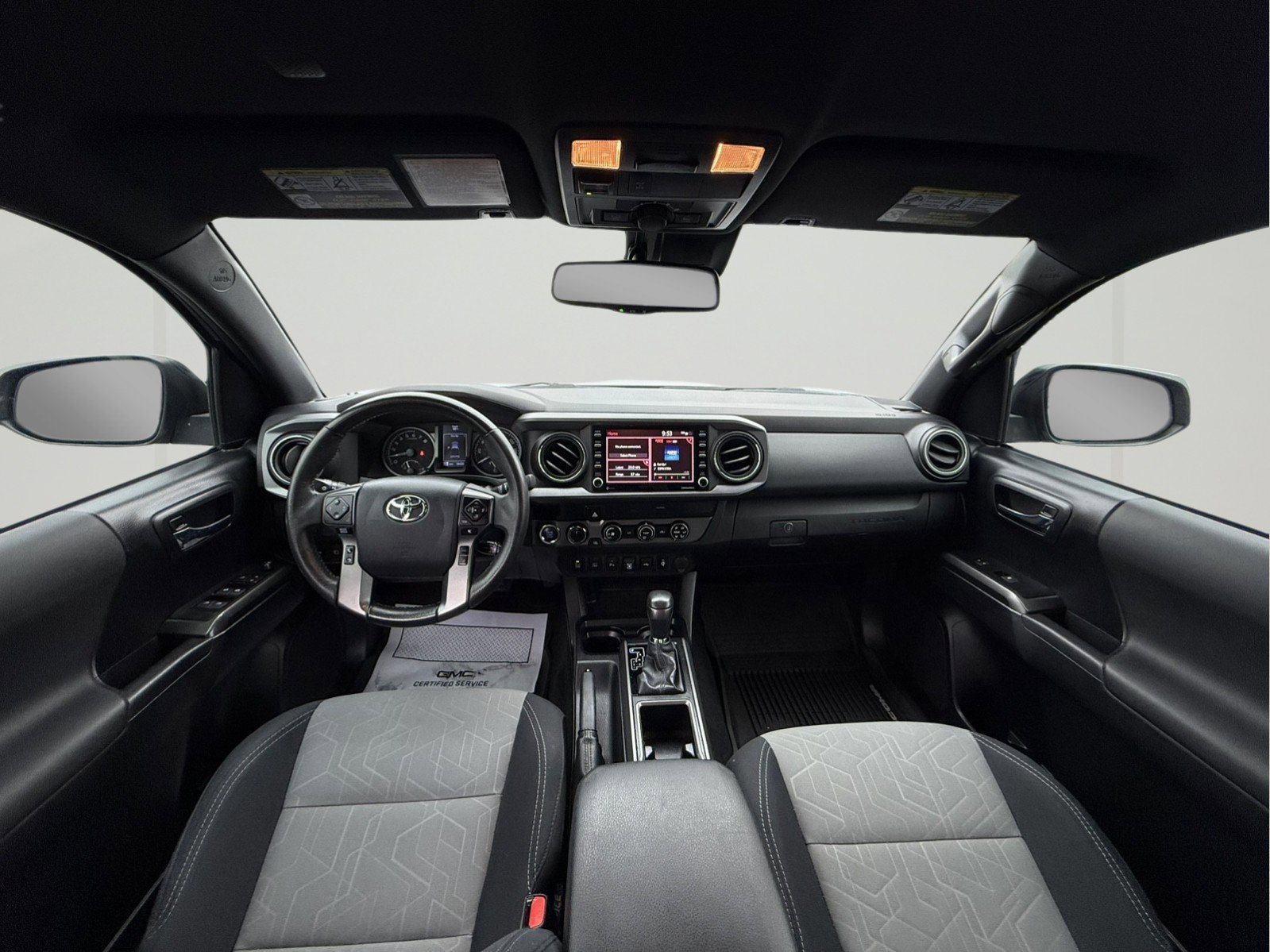 Used 2020 Toyota Tacoma TRD Off-Road image 2